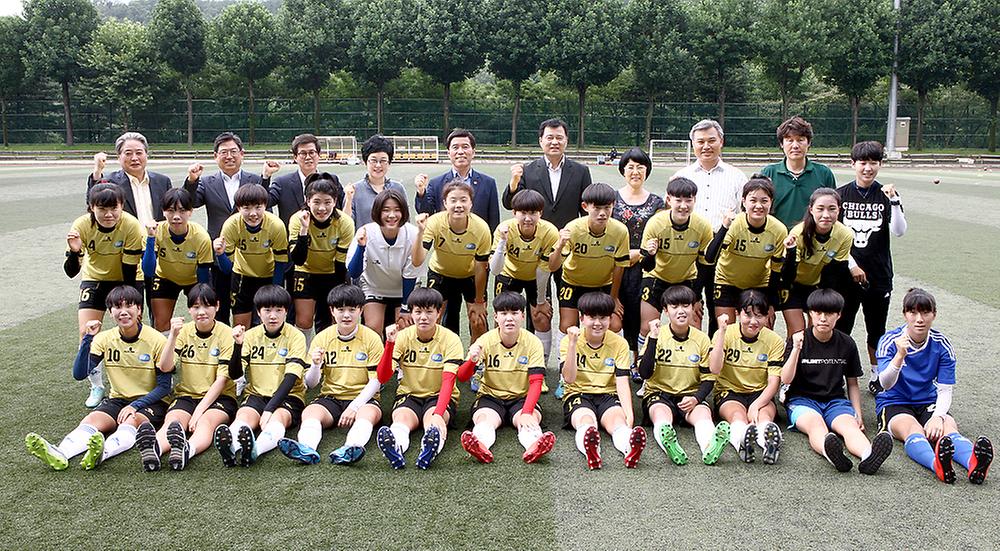 교육위원회-대전한빛고 여자축구부 선수 격려 [ 2015-07-21 ]