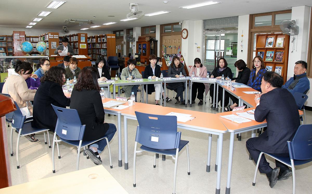 문성원 의원, '회덕중학교 체육관 건립을 위한 학부모 간담회' 개최 [ 2019-03-05 ]
