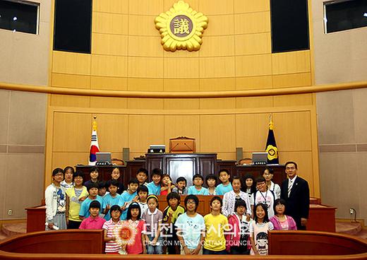 화정초등학교 제173회 임시회 제2차 본회의 방청 (5).JPG