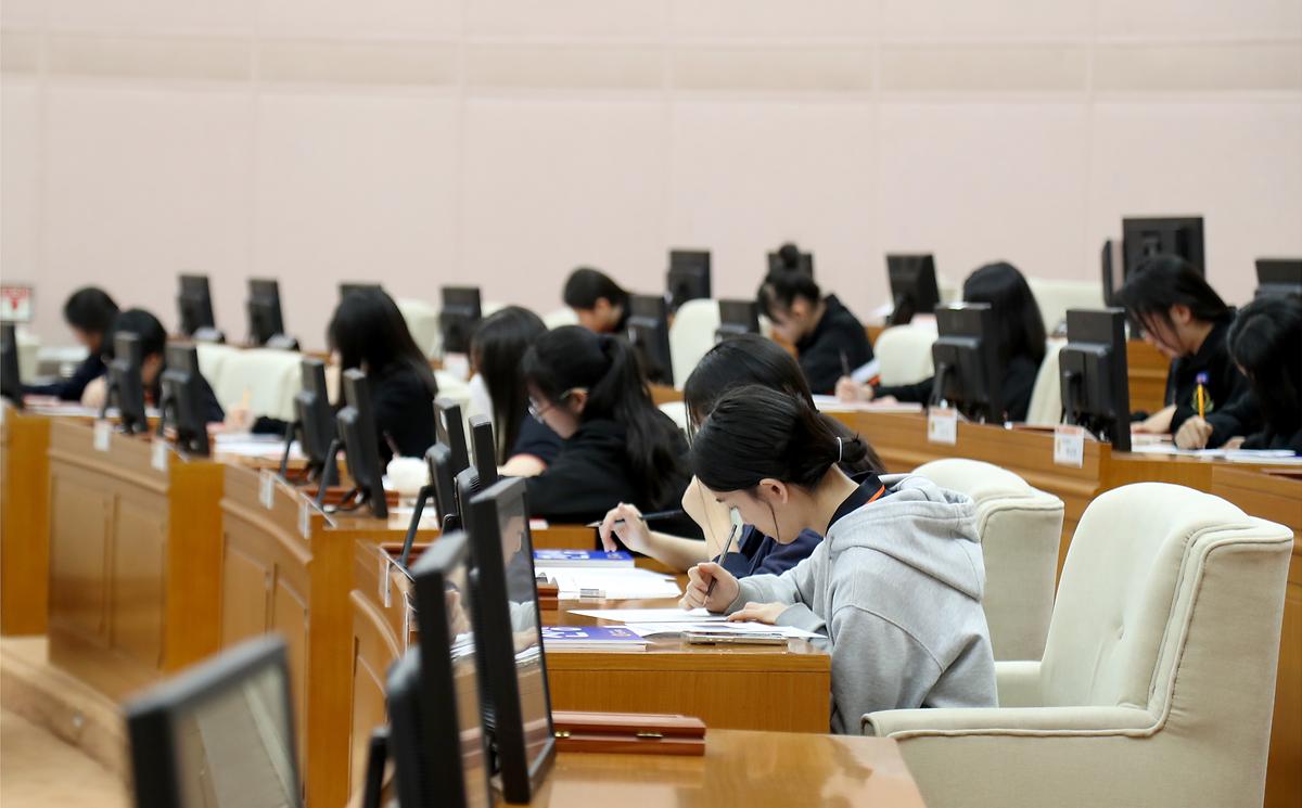 2024.05.21(2024 상반기 청소년 의회교실_남선중학교_이한영 의원) (27).jpg