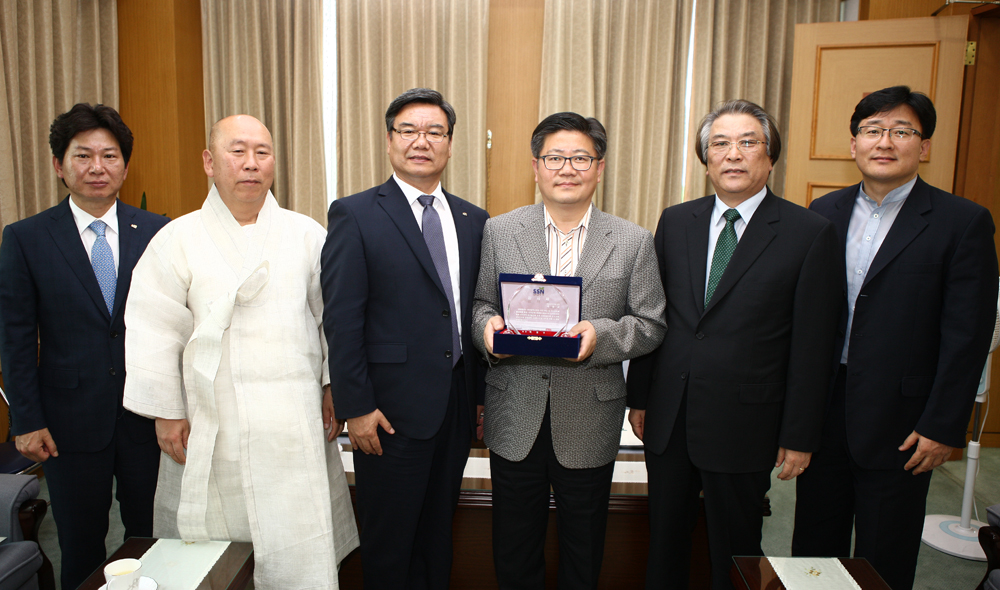 곽영교_의장_감사패_수여2