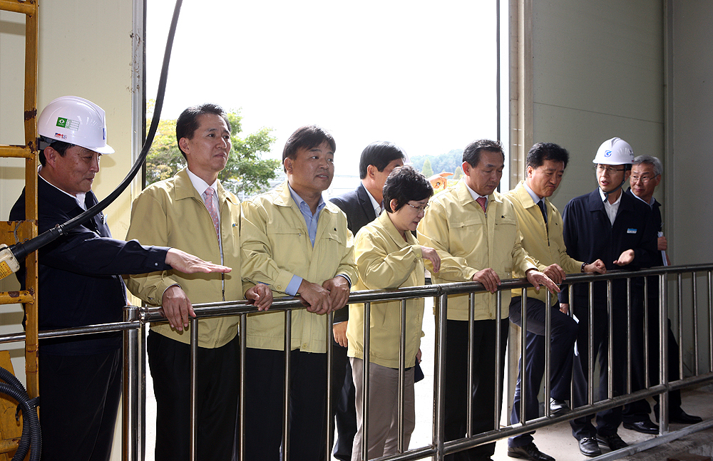 2014.09.18_제215회_제1차_정례회_복지환경위원회_하수종말처리장_현장방문)_(12)