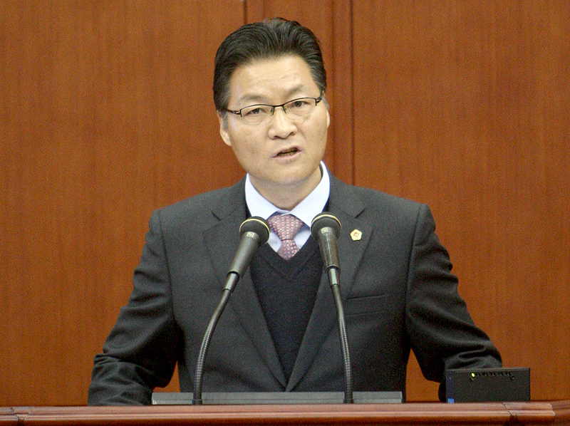 2015.01.26_제2017회_임시회_제1차_본회의_(5)