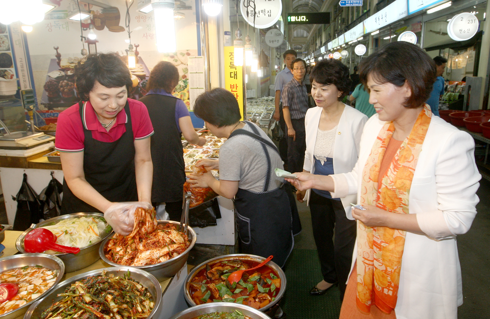 2015.06.30_메르스_극복_및_경제활성화를_위한_한민시장_방문_(11)