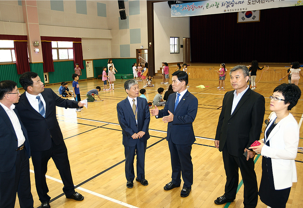 2015.09.10_제221회_임시회_교육위원회_대전도안초등학교_현장방문_(11)