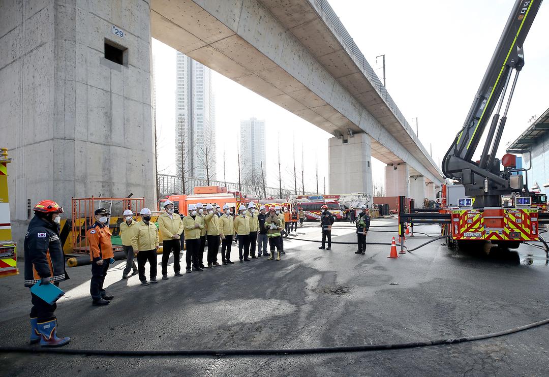 2023.03.14(대전시의회 의원 한국타이어 대전공장 화재현장 방문) (7)