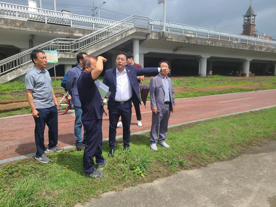 2023.07.05 유등천 좌안 산책로 일원 안전점검 실시(3)