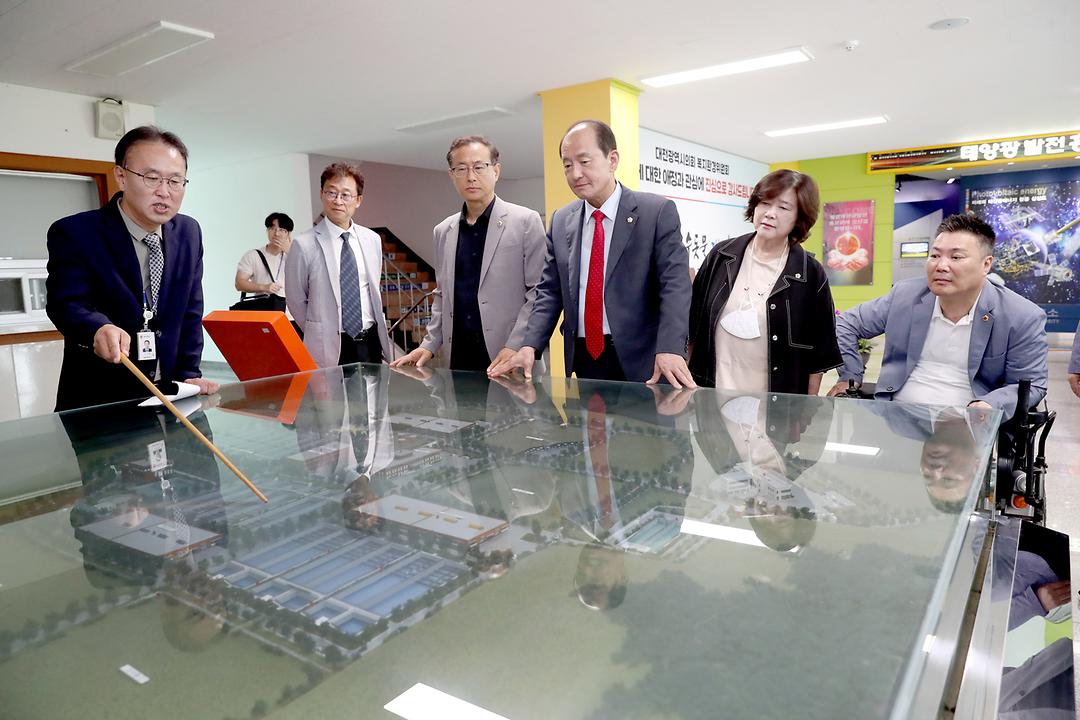 2023.07.20(제272회 임시회 복지환경위원회 현장방문_월평정수사업소) (4)