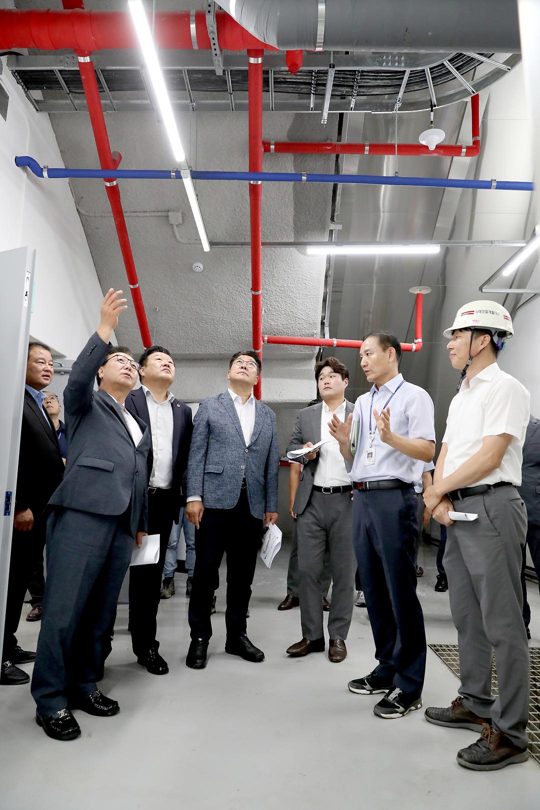 2023.07.27(산업건설위원회 현장방문_중앙로 신구 지하상가 연결사업 누수관련) (4)