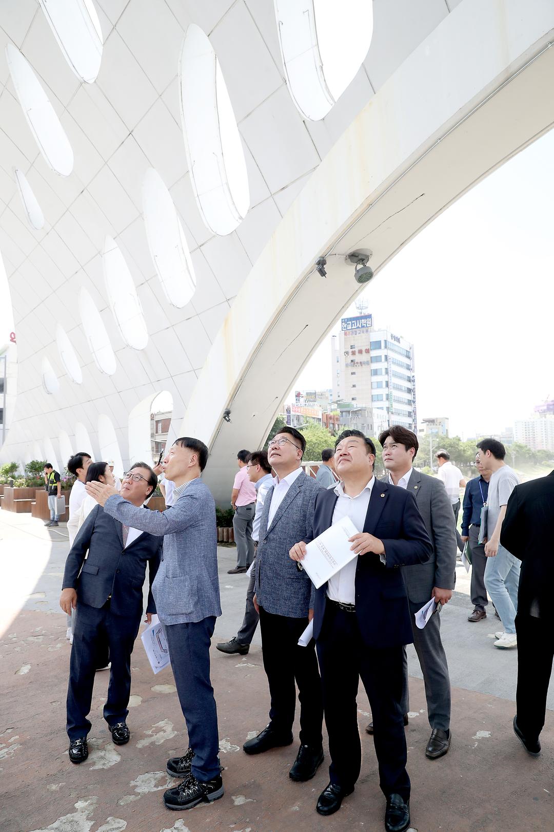 2023.07.27(산업건설위원회 현장방문_목척교)-1