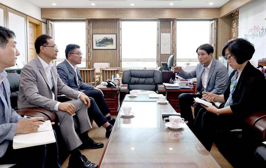 2023.08.09 태풍'카눈'관련 상임위원장 대책회의-1