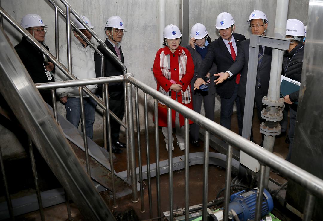 2023.11.17(복지환경위원회 현장방문_테크노 차집관로 중계펌프장) (15)