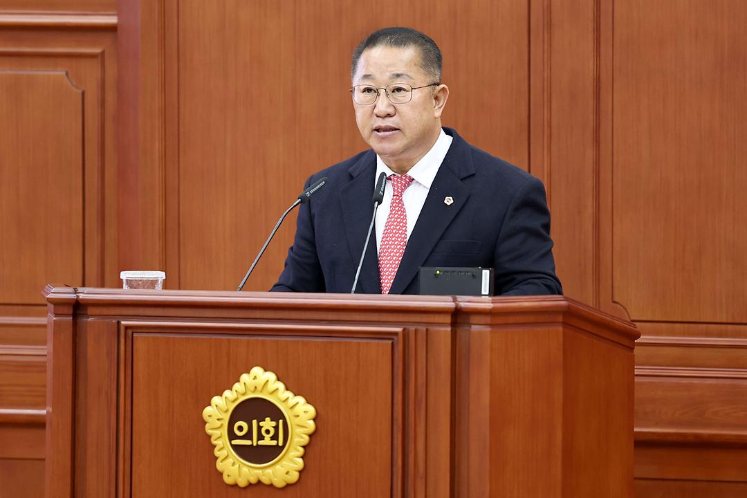 2023.11.20 제274회 제2차 정례회 제2차 본회의 시정질문 이한영의원 (3).jpg