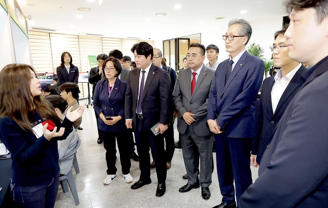2025.09.30(디지털트윈 대전 컨퍼런스 행사)_김영삼 부의장, 박주화 의원, 김선광 의원-1