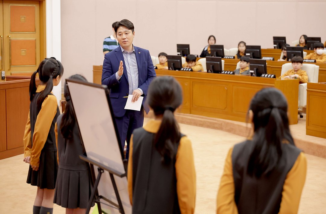 대전성모초등학교 4학년 대전시의회 견학-2_김진오 의원