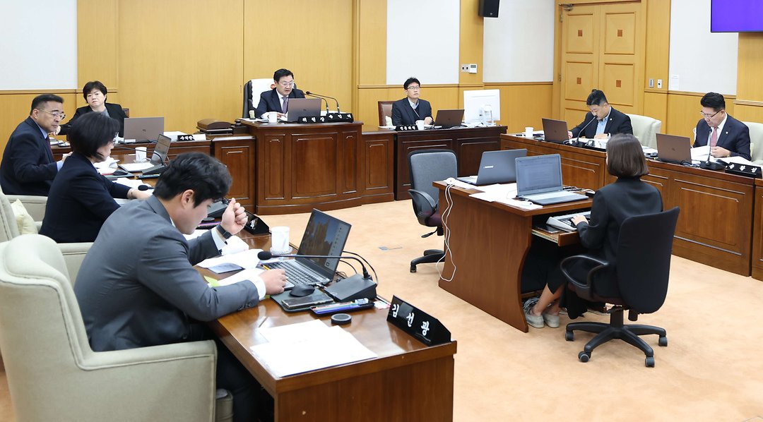 2. (사진자료) 제291회 제2차 정례회 행정사무감사_산업건설위원회