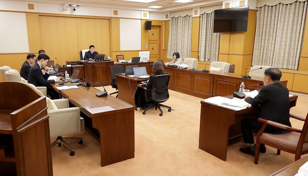 (참고사진) 행정자치위원회_(제291회 제2차 정례회 행정사무감사