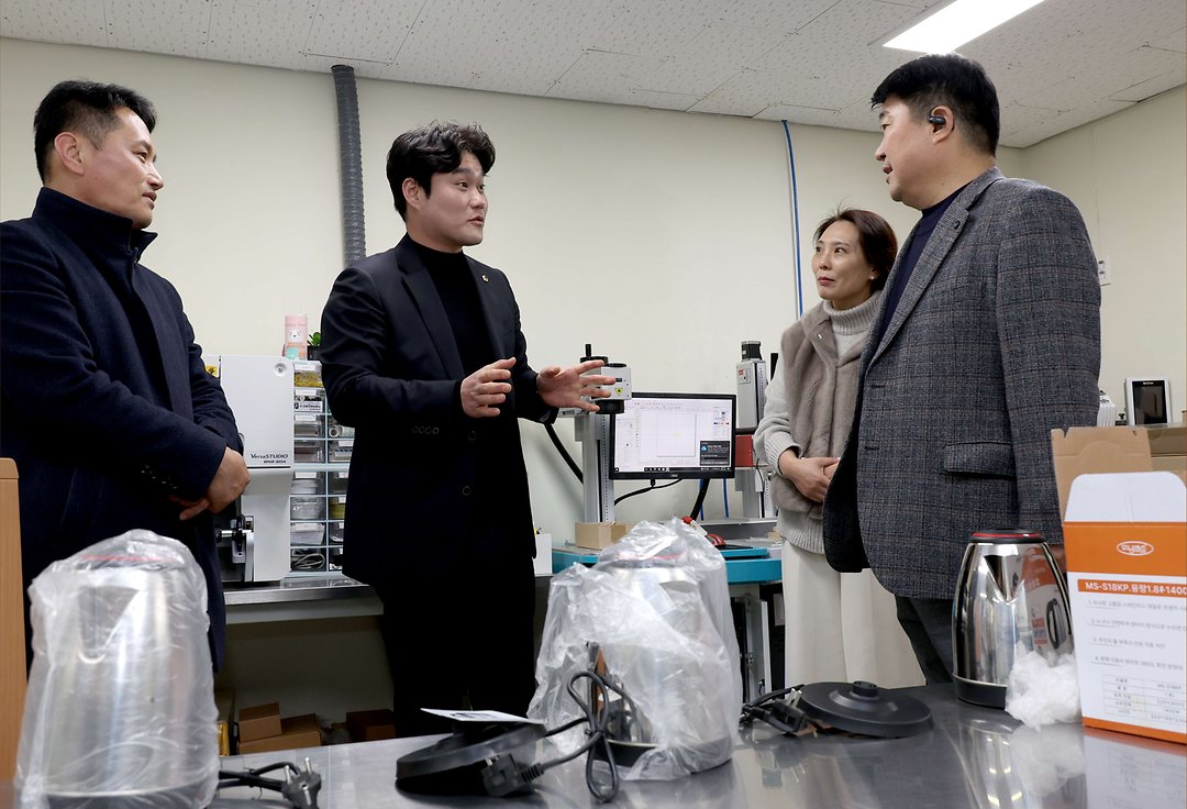 대전시의회 예산결산특별위원회, 설 명절 맞아 밀알드림센터 위문(김선광 예결위원장)-3