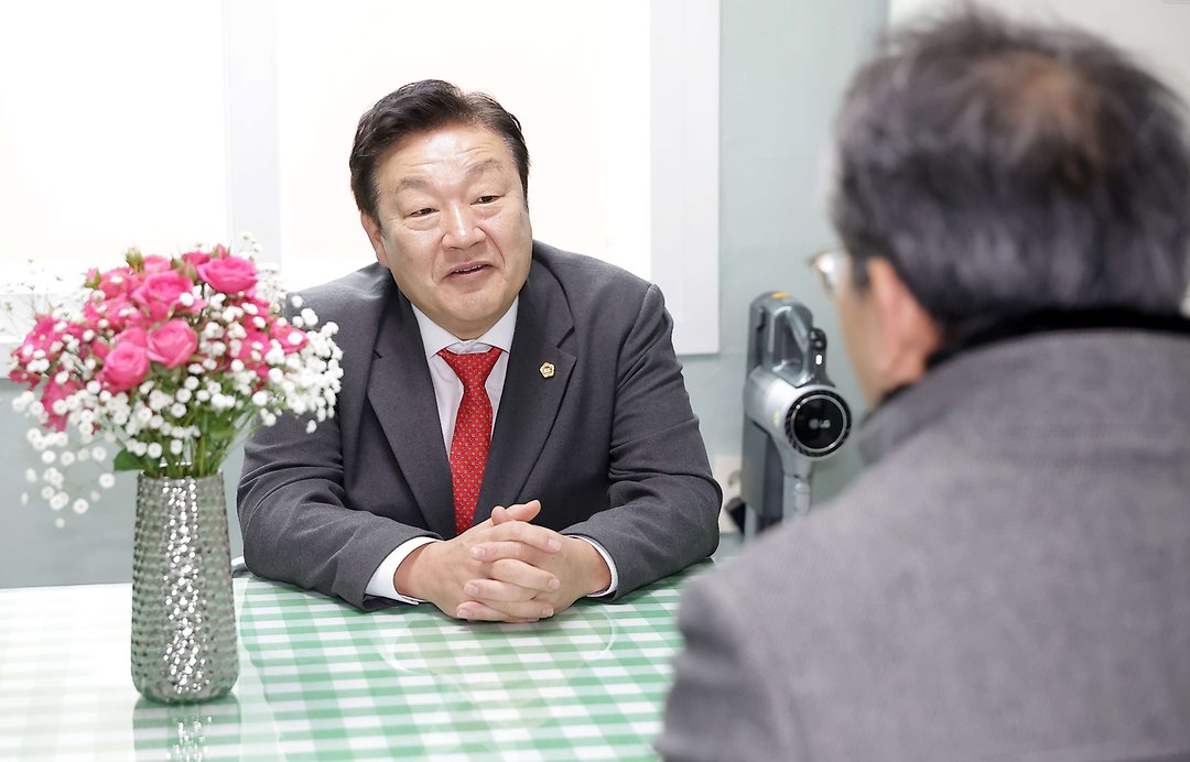 산업건설위원회 설 명절 사회복지시설 방문_기쁜우리장애인주간보호센터_송인석 산건위원장(2026.02.10.)-2