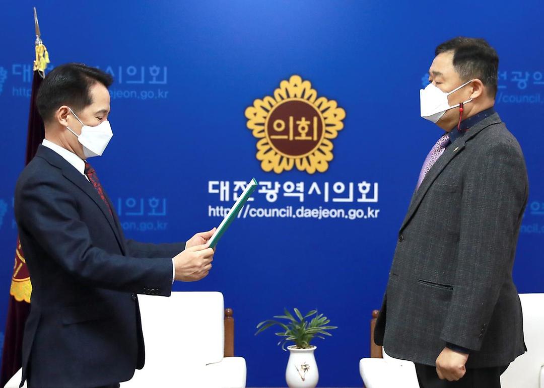 전국 지방의회 친환경 최우수의원상 시상2.jpg