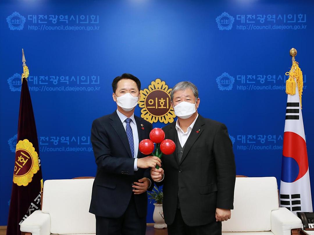 사랑의 열매 전달식.jpg