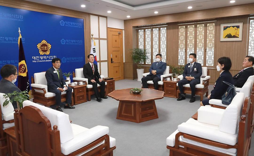 라이온스총재 접견2.jpg
