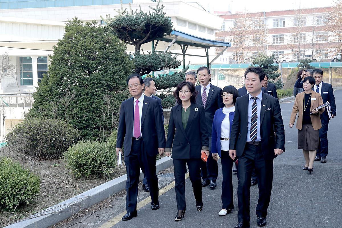 교육위원회-대전국제중&#8228;고등학교 설립 예정부지 현장방문을 [ 2017-03-30 ]