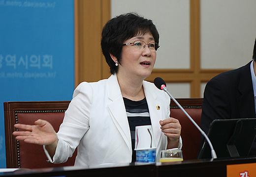 사회복지사 등의 처우 및 지위향상 방안 정책토론회 [ 2013-05-08 ]