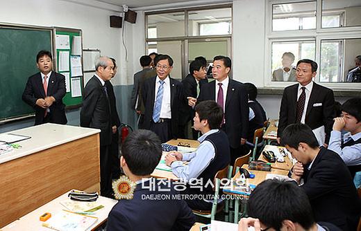 대전고등학교, 석교초등학교 현장방문 [ 2011-10-07 ]