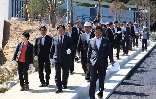 농업기술센터 신축공사 현장방문 [ 2011-10-04 ]