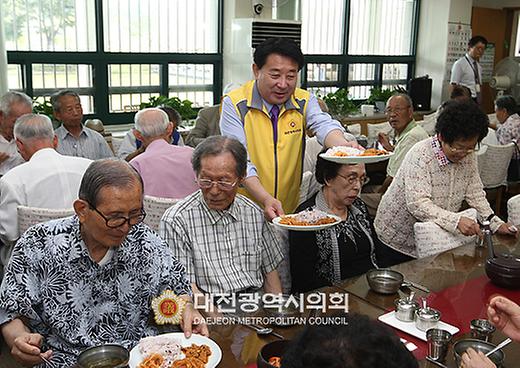 추석맞이 사회복지시설 자원봉사 [ 2011-09-06 ]