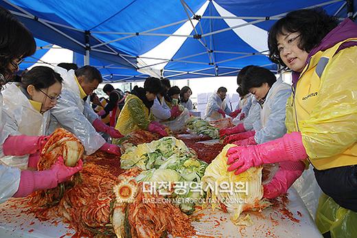 따뜻한 겨울나기 김장 대봉사 [ 2010-11-23 ]