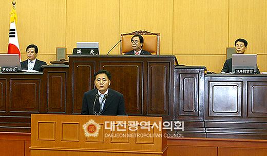 대전광역시의장에 김남욱 의원 선출 [ 2008-07-08 ]