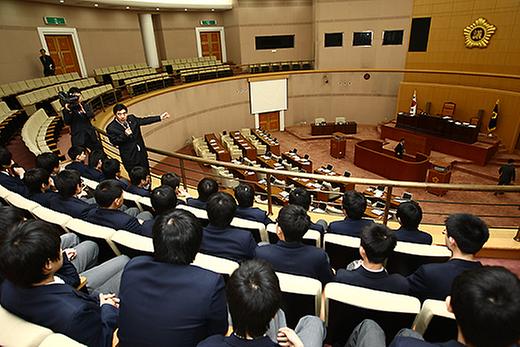 갈마중학교 제172회 임시회 2차 본회의 방청 [ 2008-03-11 ]